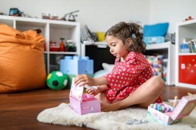 Child with RONDO 2 Audio Processor